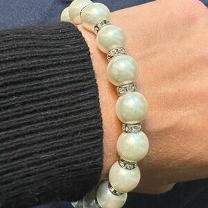 Classic Pearl & Crystal Accent Stretch Bracelet ✨